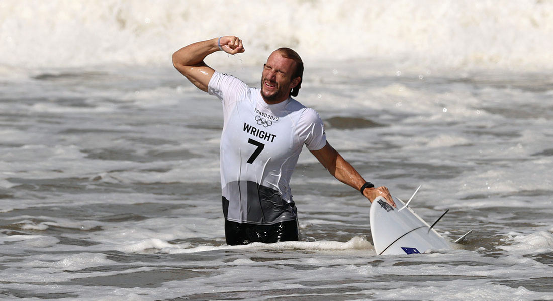 Owen Wright exiting the surf at the Tokyo 2020 Olympics