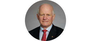 Headshot Michael Hawker